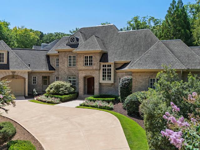 House with pool and garden