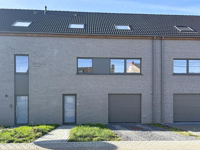 House with three bedrooms in Manage Bellecourt