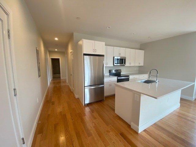 house with 14 bedroom, Boston MA ES105418225