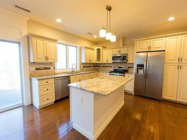 house with 16 bedroom, Shrewsbury MA ES105478733