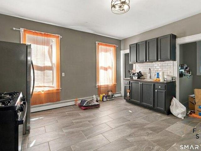 house with 17 bedroom, Hartford CT ES105610216