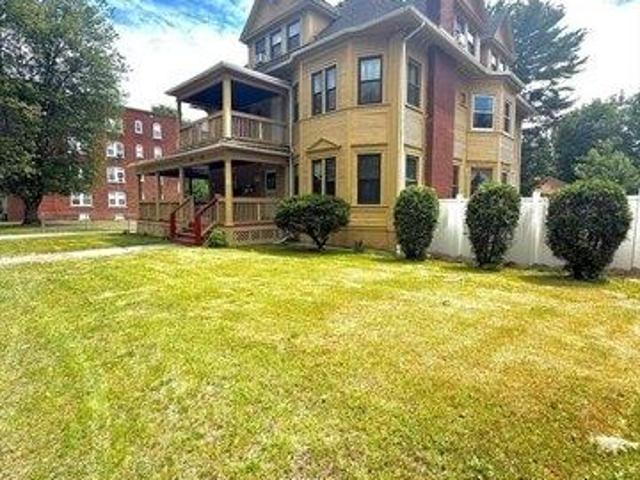 house with 19 bedroom, Springfield MA ES105318698