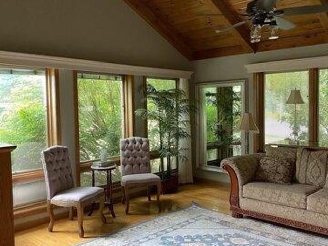 house with 10 bedroom, Greenfield MA ES105424928