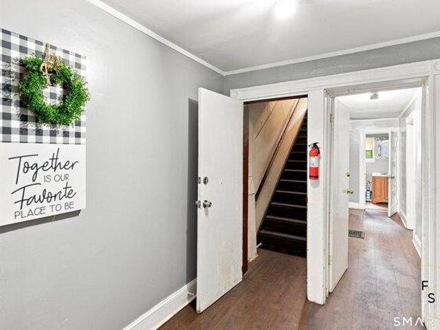 house with 10 bedroom, Hartford CT ES105512055