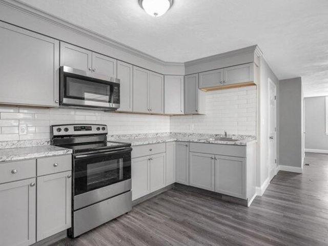 house with 10 bedroom, Lowell MA ES105425485