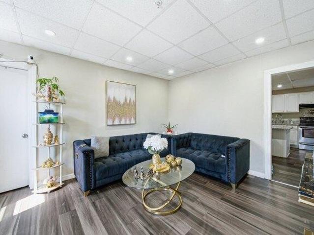 house with 10 bedroom, Lawrence MA ES105427304