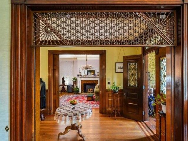 house with 10 bedroom, New Bedford MA ES105711937