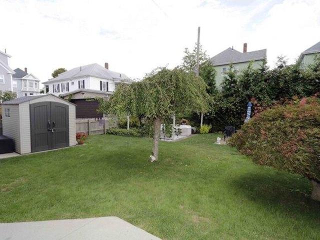 house with 10 bedroom, New Bedford MA ES105724178