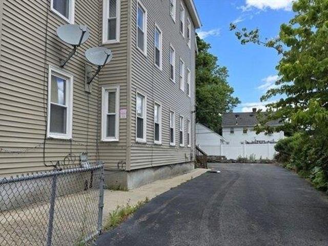 house with 10 bedroom, Worcester MA ES104373603