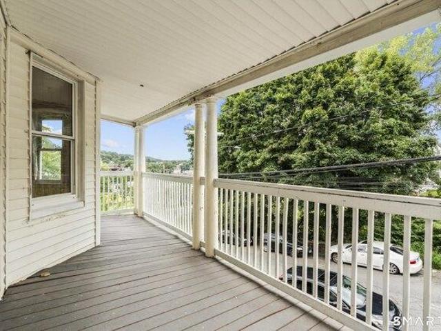 house with 10 bedroom, Waterbury CT ES105475163