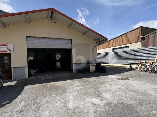 House with 10 rooms on sale in Noiraigue 400 m² | dreamo. Ch