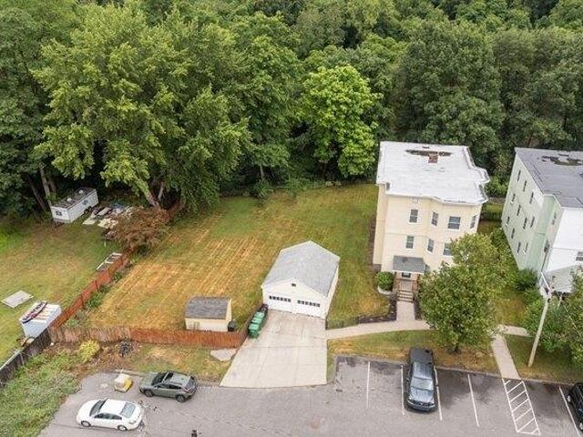 house with 11 bedroom, Chicopee MA ES104478659