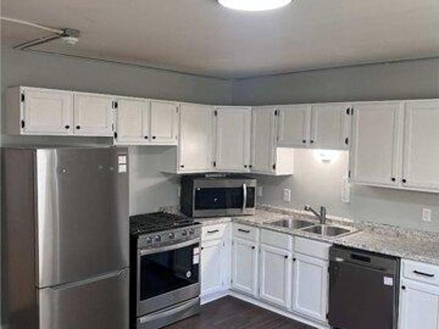 house with 11 bedroom, Woonsocket RI ES105632802