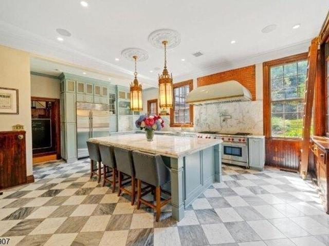 house with 12 bedroom, Montclair NJ ES105695018