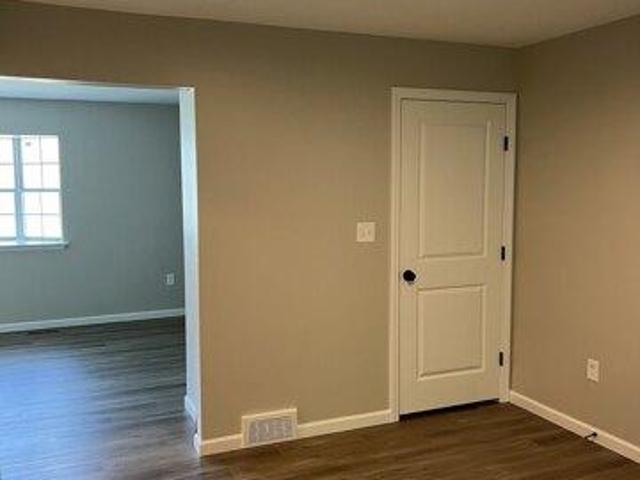 house with 12 bedroom, Meriden CT ES104608356