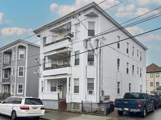 house with 12 bedroom, New Bedford MA ES105694037