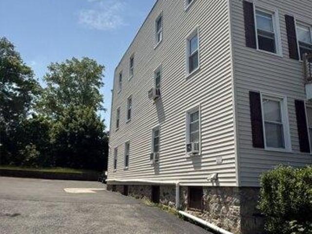 house with 12 bedroom, Stamford CT ES104870262