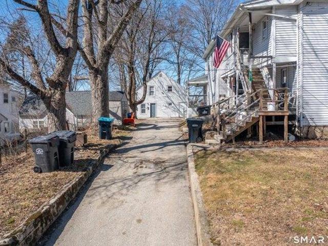 house with 12 bedroom, Putnam CT DS103432539