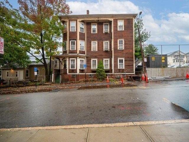 house with 13 bedroom, Worcester MA ES104351402