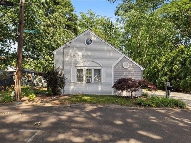 house with 1 bedroom, Warwick RI ES105695647