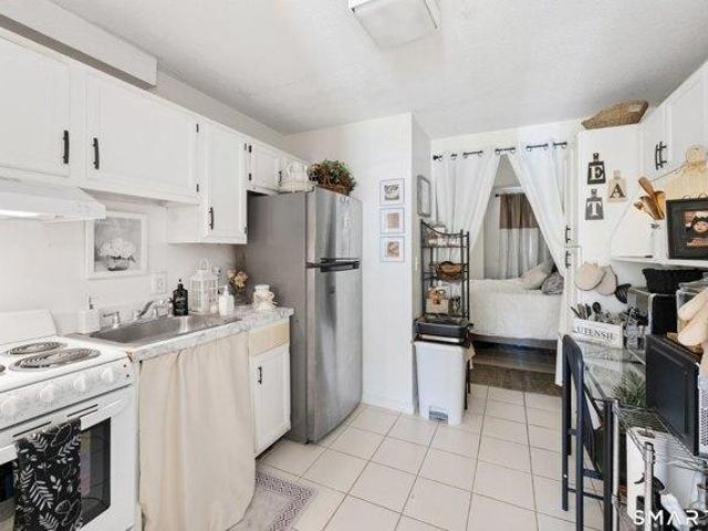 house with 1 bedroom, Waterford CT ES105474786