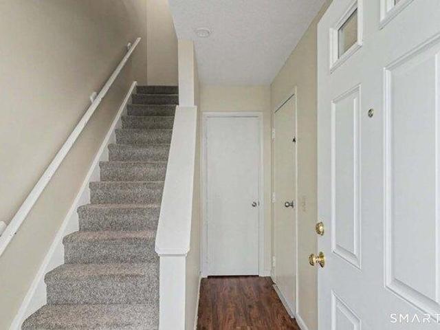 house with 1 bedroom, Waterford CT ES105547914