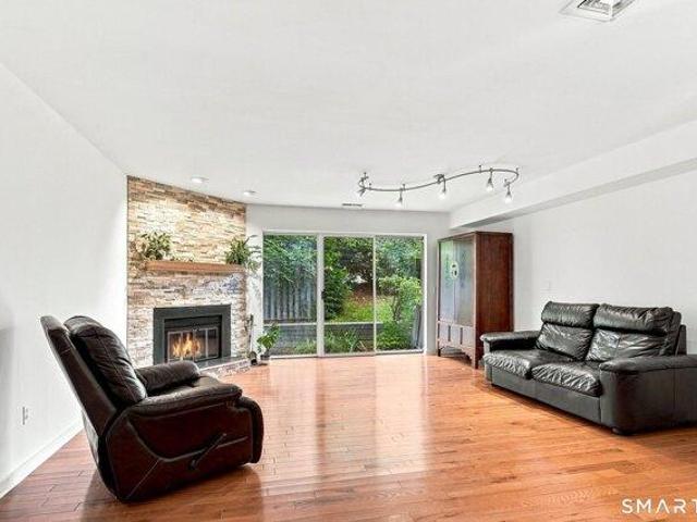house with 1 bedroom, Wilton CT ES105515768