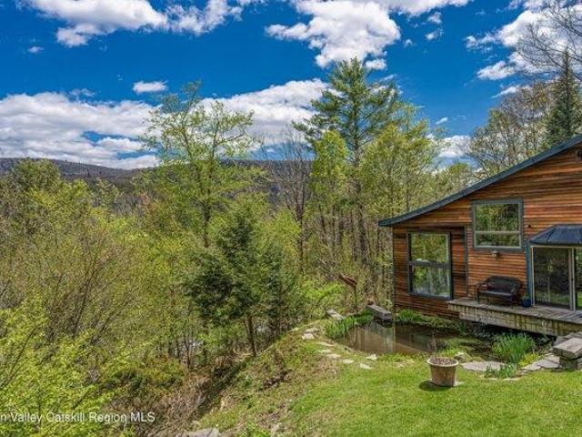 house with 1 bedroom, Woodstock NY ES105292955