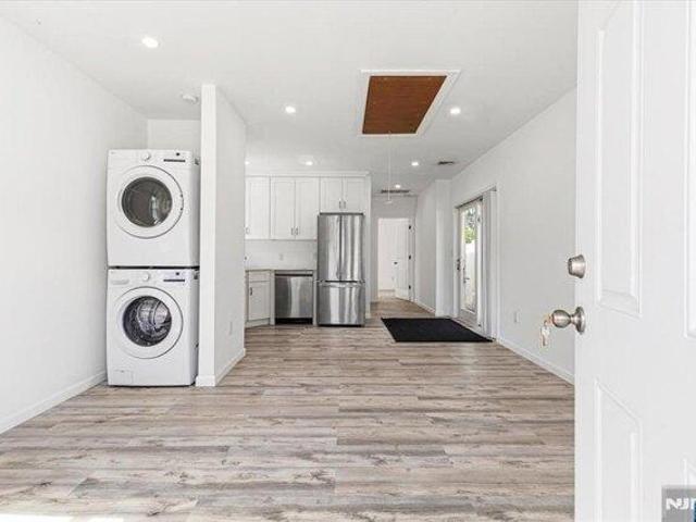 house with 1 bedroom, Bogota NJ ES105287285