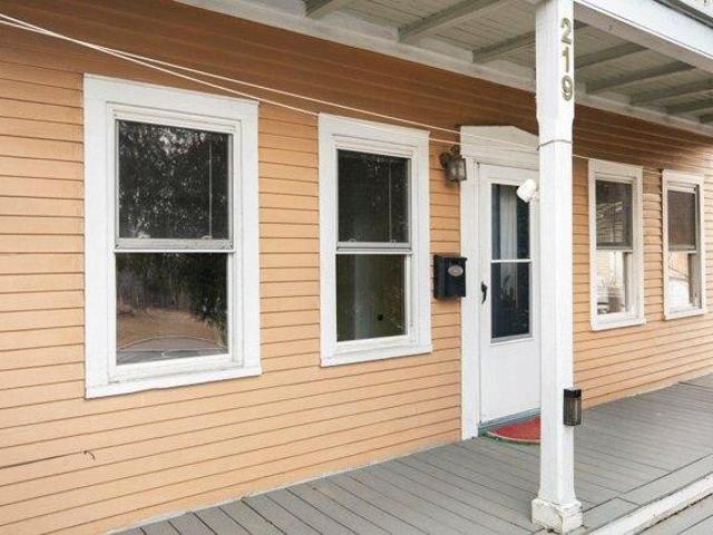 house with 1 bedroom, Brattleboro VT ES104265851