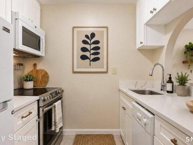 house with 1 bedroom, Bridgeport CT ES105478787