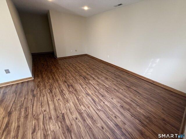 house with 1 bedroom, Danbury CT ES105611401