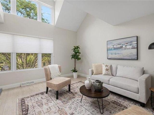 house with 1 bedroom, East Greenwich RI ES105533155