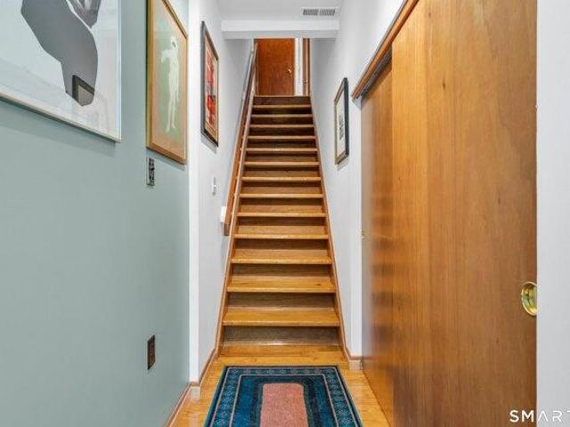 house with 1 bedroom, Guilford CT ES105426359