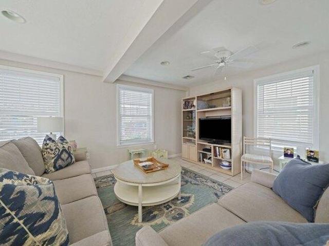 house with 1 bedroom, Hull MA ES105591463