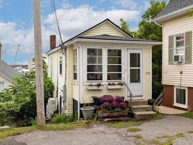 house with 1 bedroom, Kittery ME ES105815344