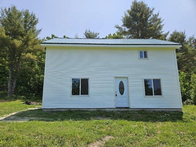 house with 1 bedroom, New Sharon ME ES105868360