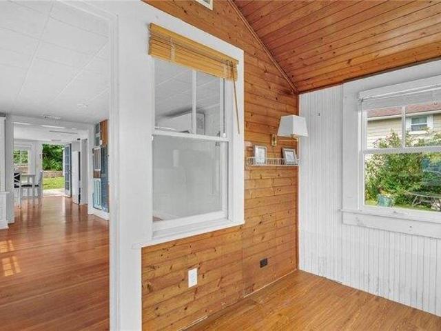 house with 1 bedroom, Portsmouth RI ES105367462