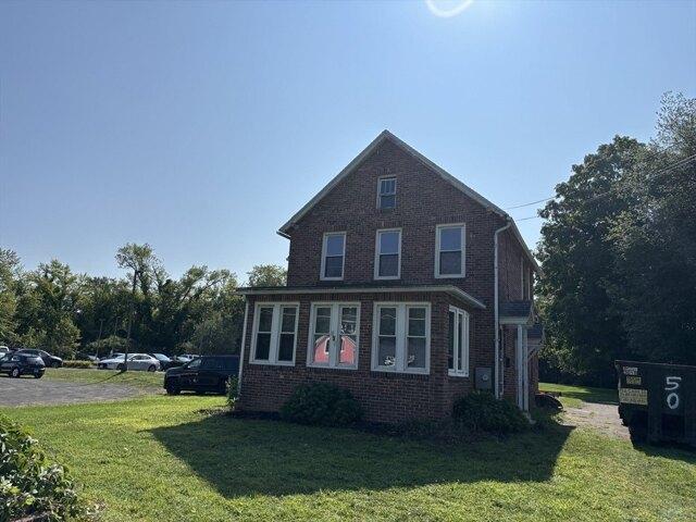 house with 1 bedroom, South Hadley MA ES105368225