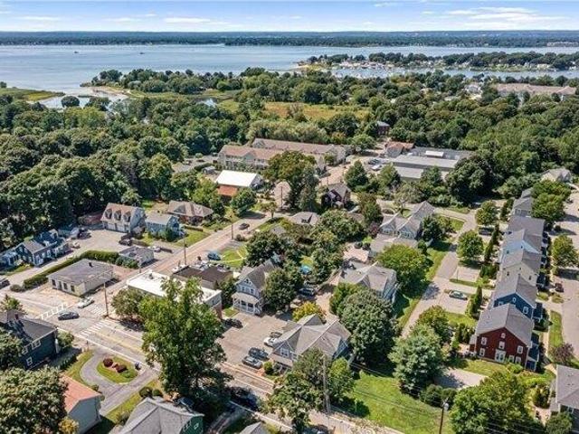 house with 28 bedroom, Barrington RI ES105709106