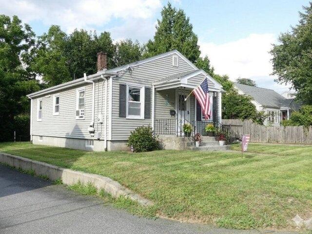 house with 2 bedroom, Tiverton RI ES105492896