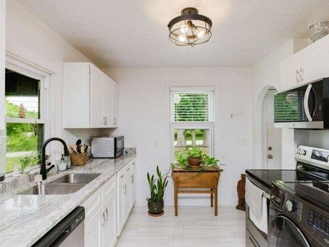house with 2 bedroom, Tiverton RI ES105514771