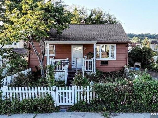 house with 2 bedroom, Totowa NJ ES105558283