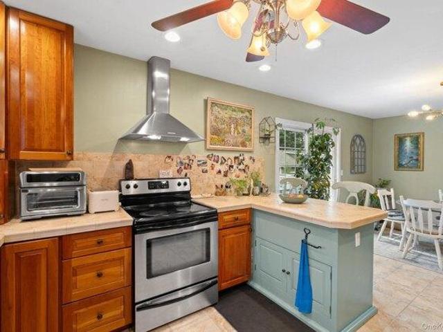 house with 2 bedroom, Walden NY ES105291166