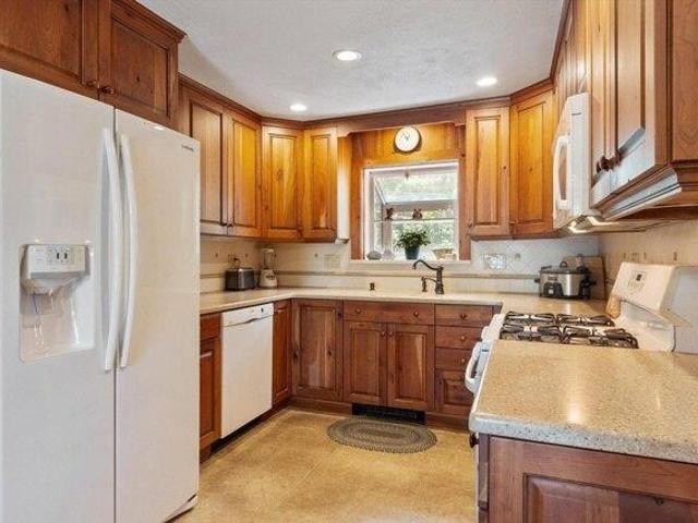 house with 2 bedroom, Warwick MA ES105279016