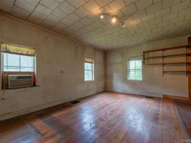 house with 2 bedroom, Warwick NY ES105319199