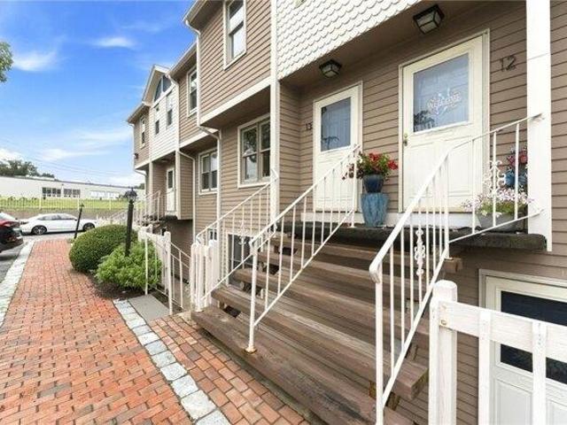 house with 2 bedroom, Warwick RI ES105495547