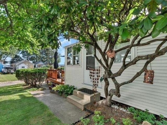 house with 2 bedroom, Warwick RI ES105496609