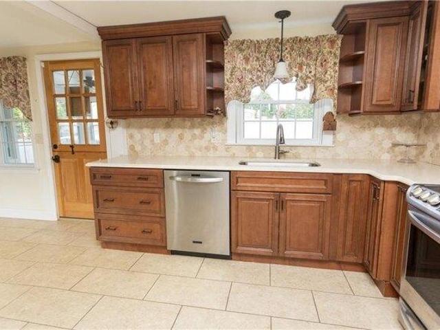 house with 2 bedroom, Warwick RI ES105633097