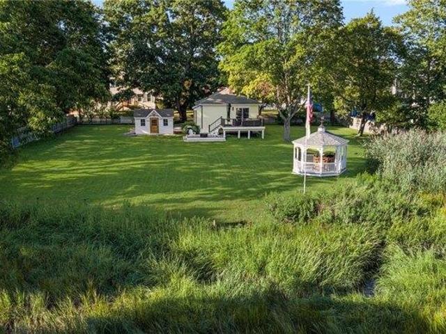 house with 2 bedroom, Warwick RI ES105695415
